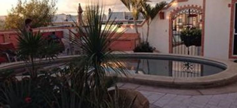 Hotel Cabo's Little Secret Condos:  LOS CABOS