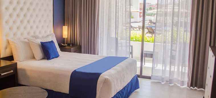 Medano Hotel & Suites:  LOS CABOS