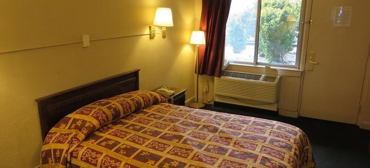 Hotel Budgetel Inn &Amp; Suites:  LOUISVILLE (KY)