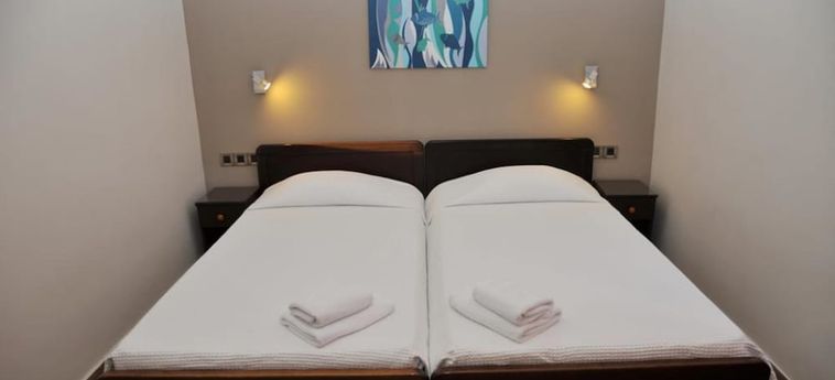Plaza Hotel:  LOUTRAKI
