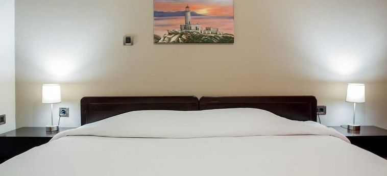 Plaza Hotel:  LOUTRAKI
