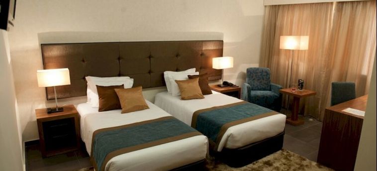 Hotel Quatro Petalas:  LUANDA