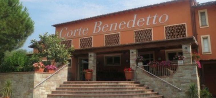 Hotel Corte Benedetto:  LUCCA
