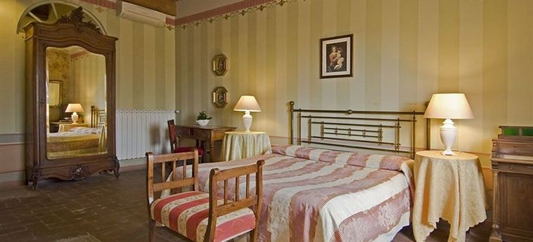 Hotel Al Tuscany B&b:  LUCCA