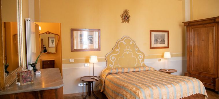 Hotel Villa Pedone:  LUCCA