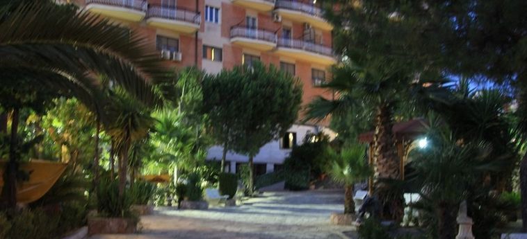 Hotel Villa Imperiale:  LUCERA - FOGGIA