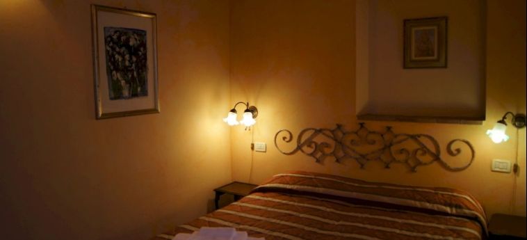 Hotel La Tosca Rooms:  LUCQUES