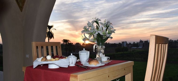 Embrace Hotel Luxor: Foto 