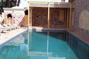 Embrace Hotel Luxor: Photo 