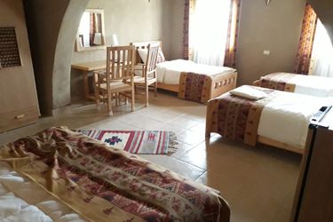Embrace Hotel Luxor: Photo 