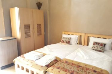 Embrace Hotel Luxor: Photo 