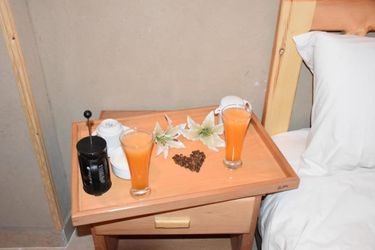 Embrace Hotel Luxor: Photo 