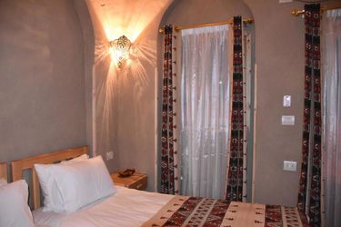Embrace Hotel Luxor: Photo 