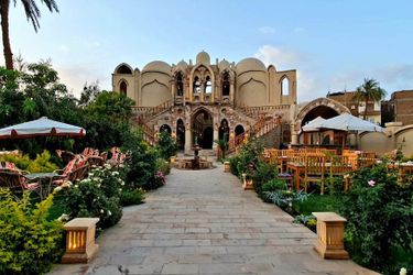 Embrace Hotel Luxor: Photo 