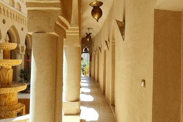 Embrace Hotel Luxor: Photo 