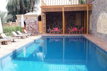 Embrace Hotel Luxor: Photo 