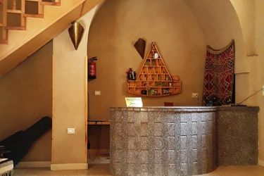 Embrace Hotel Luxor: Photo 