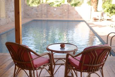 Embrace Hotel Luxor: Photo 