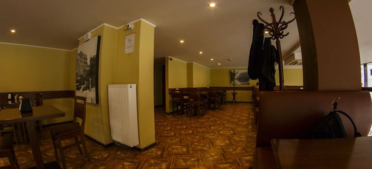 Hotel  Cisar:  LVIV