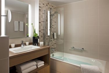 Hotel Doubletree By Hilton Lyon Eurexpo Lyon: Photo 