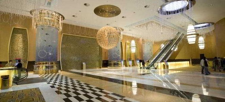 Hotel Grand Lisboa:  MACAU