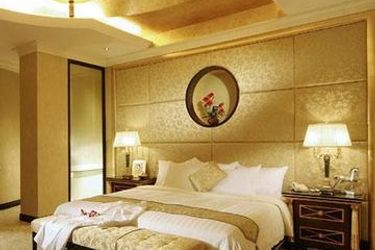 Hotel Golden Dragon:  MACAU