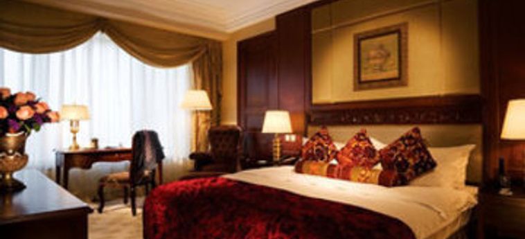 Hotel Grand Emperor:  MACAU