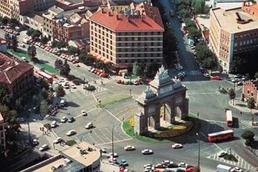Hotel Puerta De Toledo:  MADRID