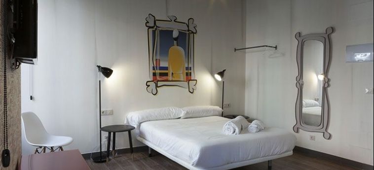 Room007 Chueca Hostel :  MADRID