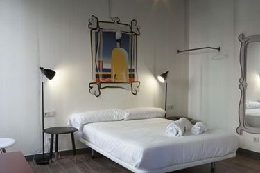 Room007 Chueca Hostel :  MADRID
