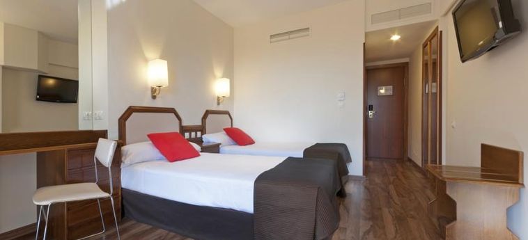 Hotel Senator Barajas:  MADRID