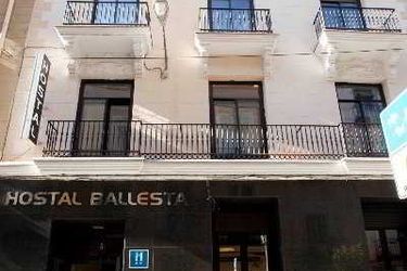 Hotel Hostal Ballesta:  MADRID