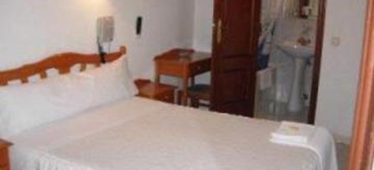 Hotel Hostales Breogan & Kryse:  MADRID