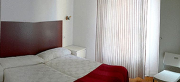 Hotel Hostal Santa Isabel:  MADRID