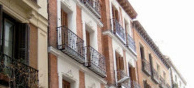 Hotel Hostal Las Cortes:  MADRID
