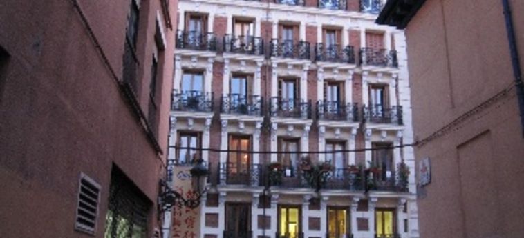 Hotel Hostal Numancia:  MADRID