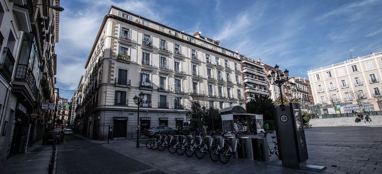 Hotel Hostal Vazquez De Mella:  MADRID
