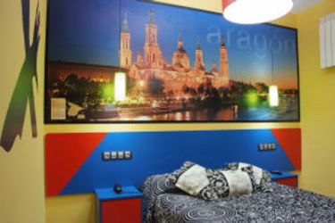 Hotel Jc Rooms Santa Ana:  MADRID