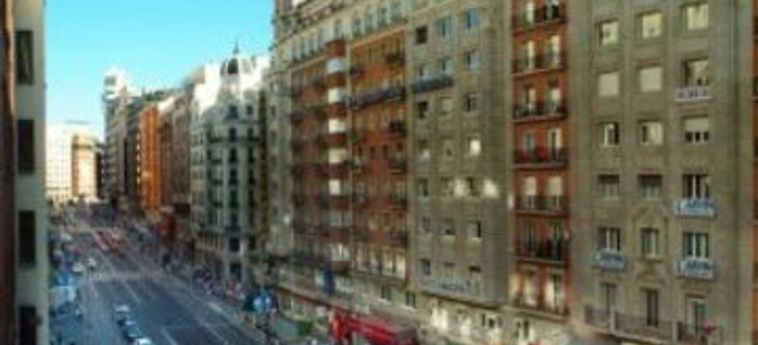 Hotel Hostal Santillan:  MADRID