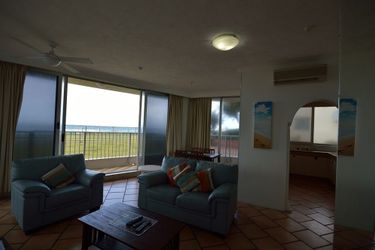 Hotel Beachside Tower:  MAIN BEACH - QUEENSLAND