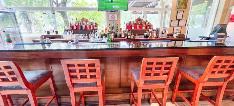 Hotel Royal Resort Malakal Island: Foto 