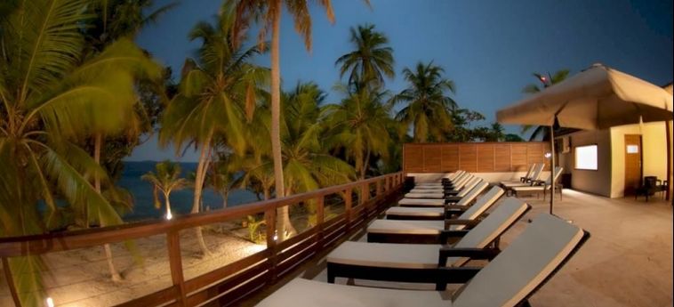 Hotel Aveyla Manta Village:  MALDIVAS