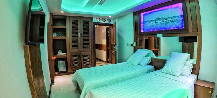 Hotel Six In One:  MALDIVES