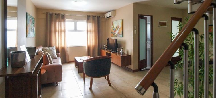 Hotel Shaw Residenza Suites:  MANDALUYONG