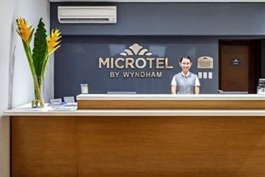 Hotel Microtel By Wyndham Acropolis:  MANILA