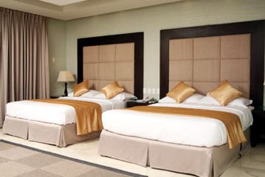 Hotel City Garden Suites:  MANILA