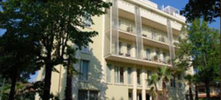 Zen Hotel Versilia:  MARINA DI PIETRASANTA - LUCCA