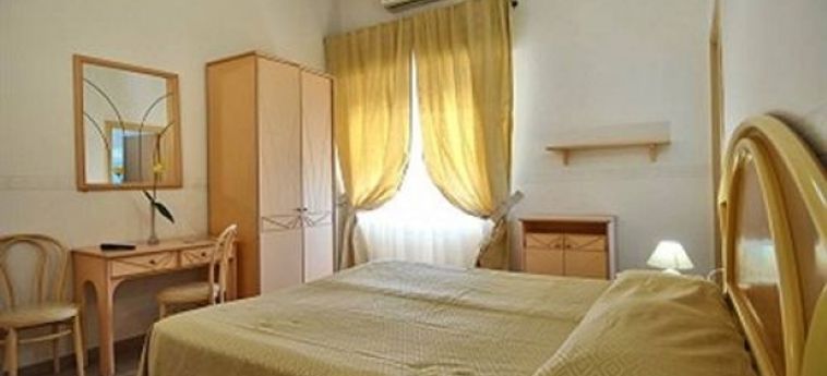 Hotel Nettuno:  MARINA DI PIETRASANTA - LUCCA