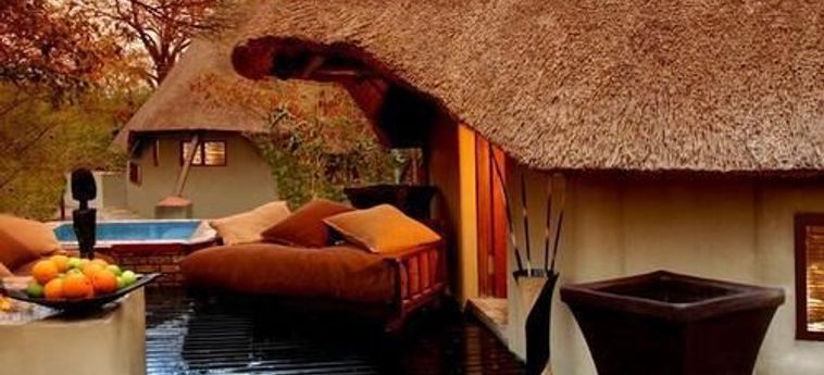 Hotel Manzini Swazi King Chalets:  MARLOTH PARK