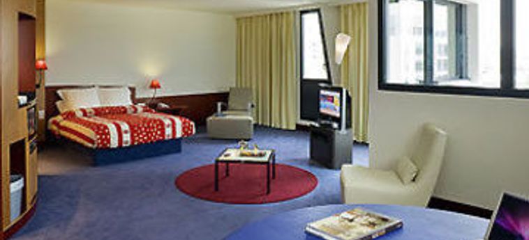 Hotel Suite Novotel Marseille Centre Euromed:  MARSEILLE